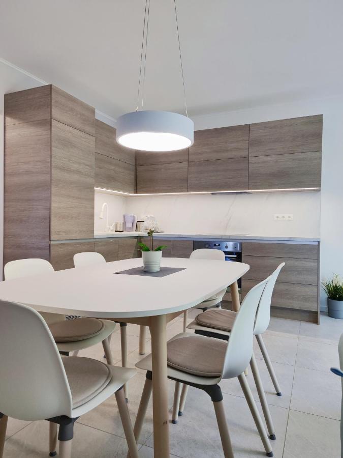 Lakeside Family & Studio Apartments Кестхей Экстерьер фото