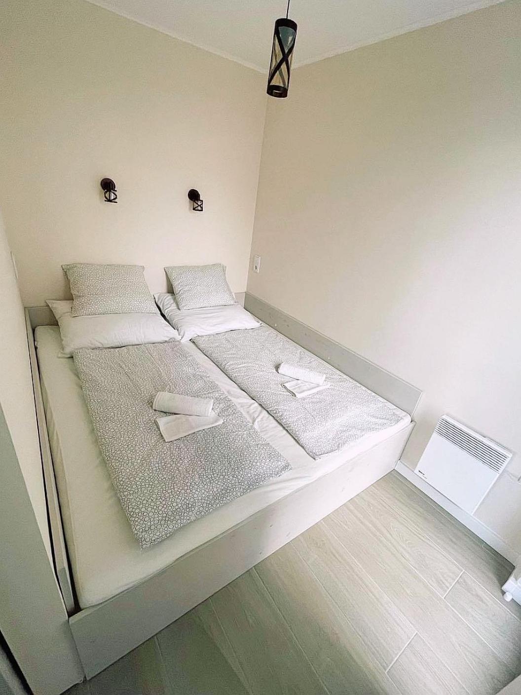 Lakeside Family & Studio Apartments Кестхей Экстерьер фото