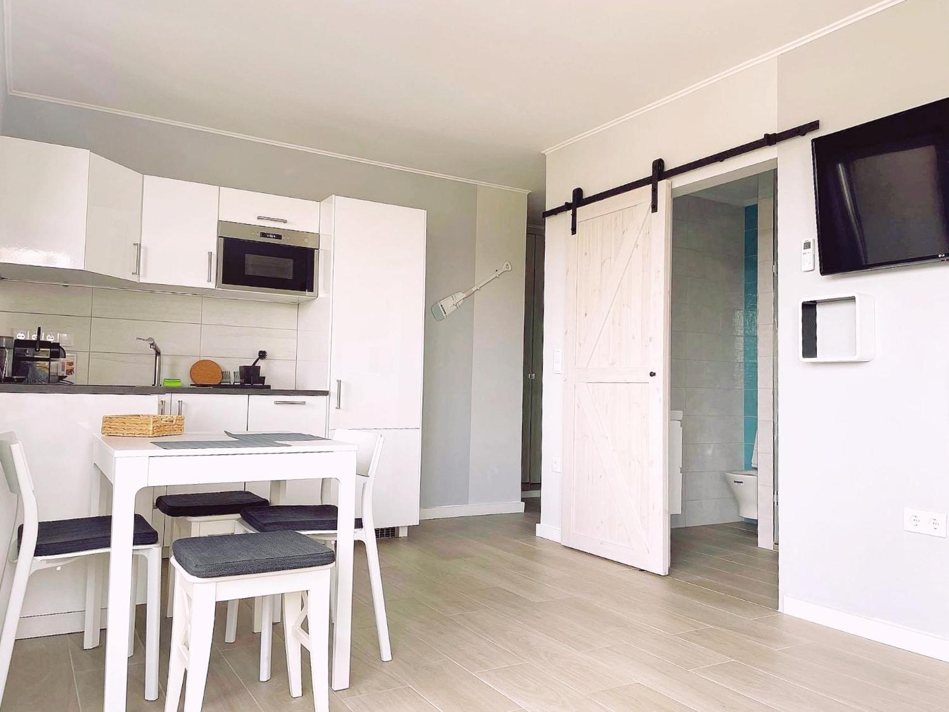 Lakeside Family & Studio Apartments Кестхей Экстерьер фото